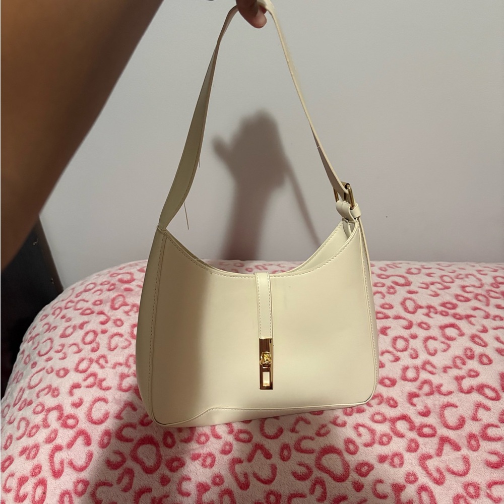 Elegant Cream Shoulder Bag